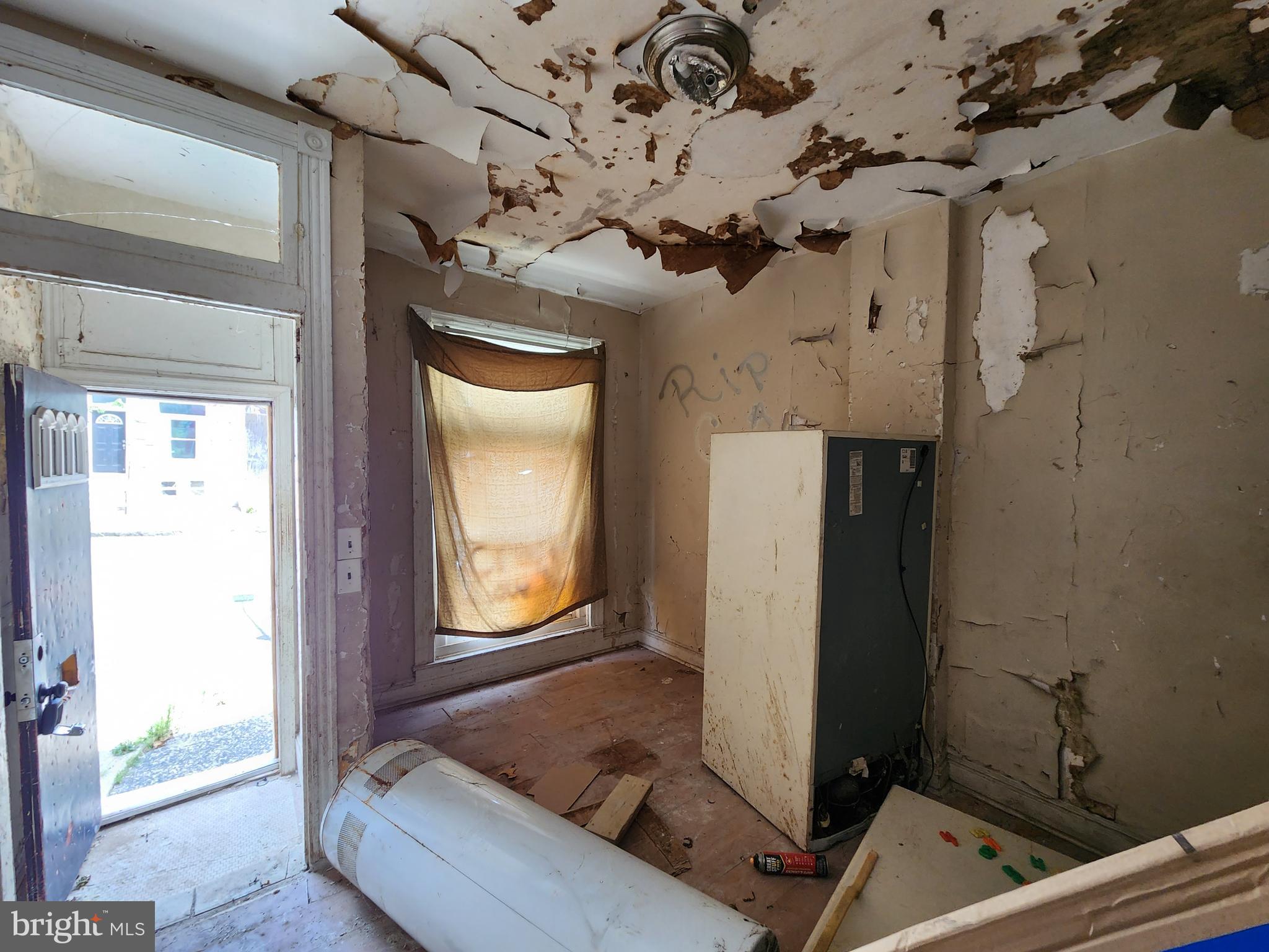 BROADWAY EAST - Residential