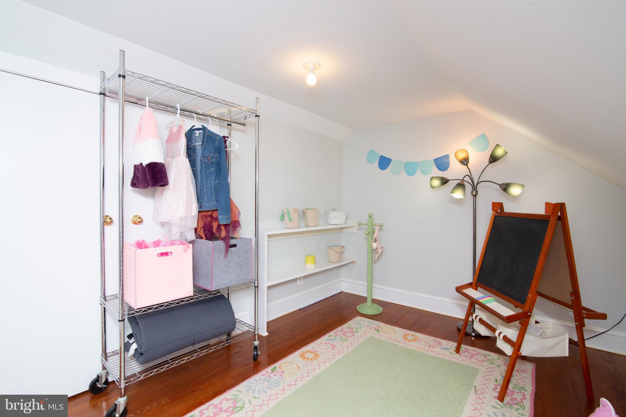 MURRAY HILL - Residential