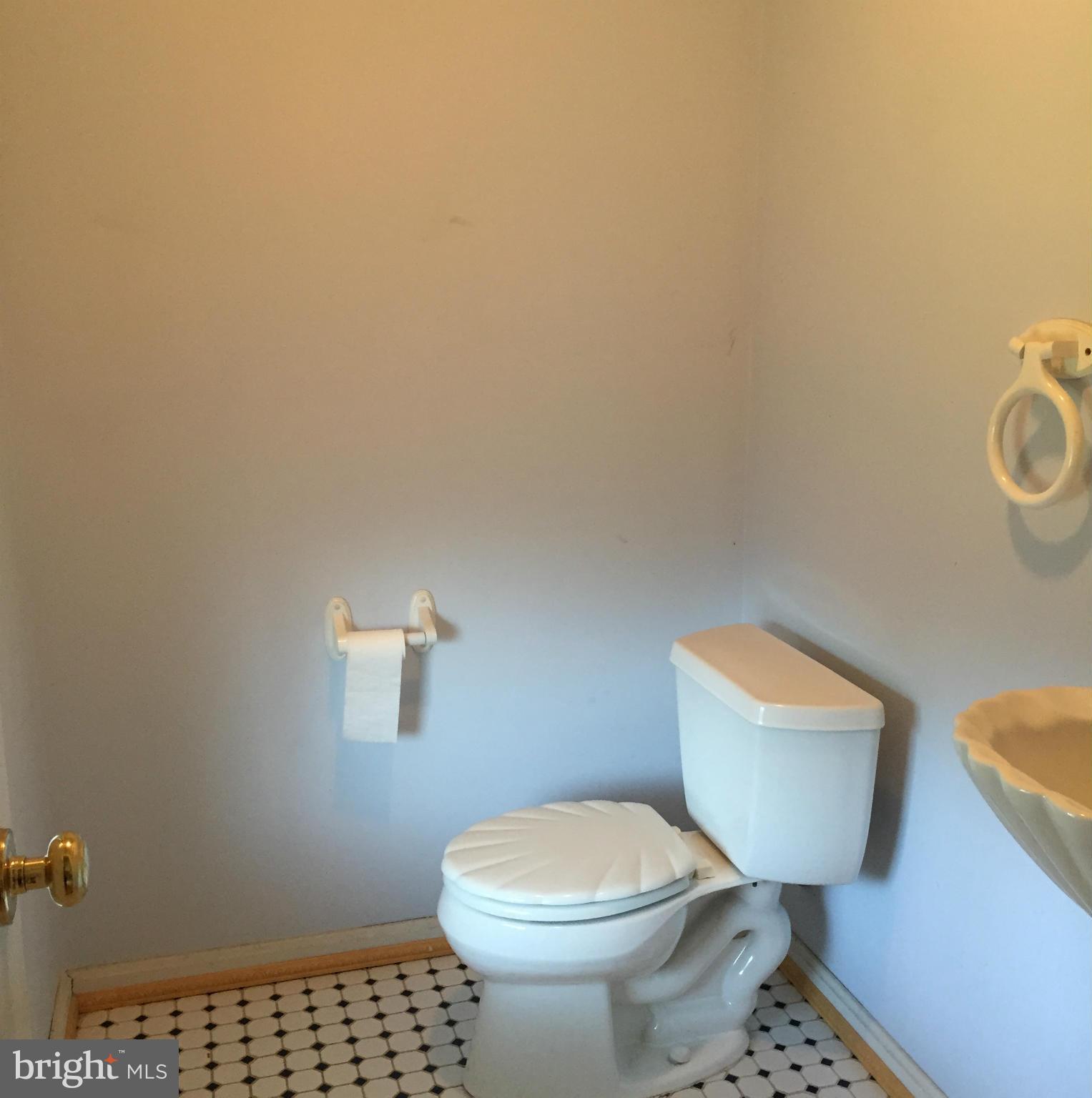 CROFTON VALLEY - Residential Lease