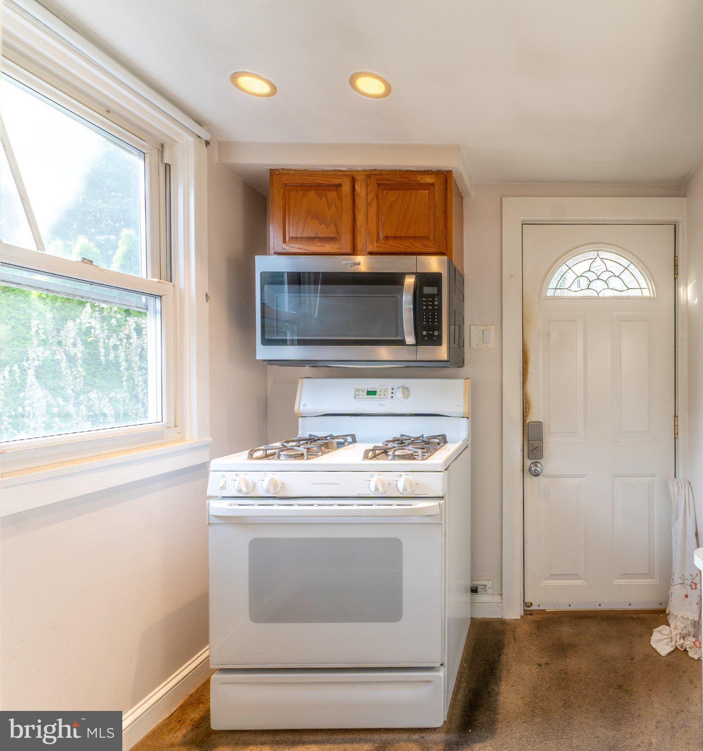 19 WEISS AVENUE