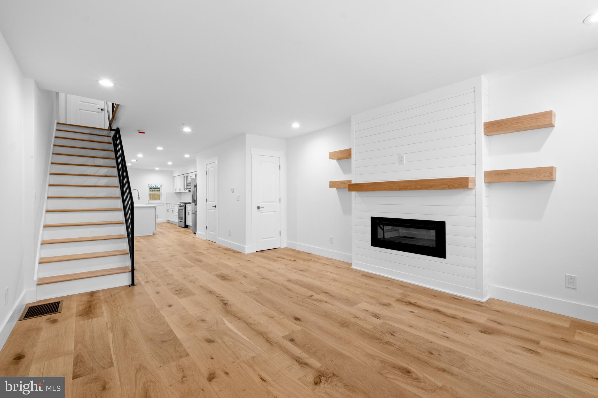 EAST KENSINGTON - Residential Lease