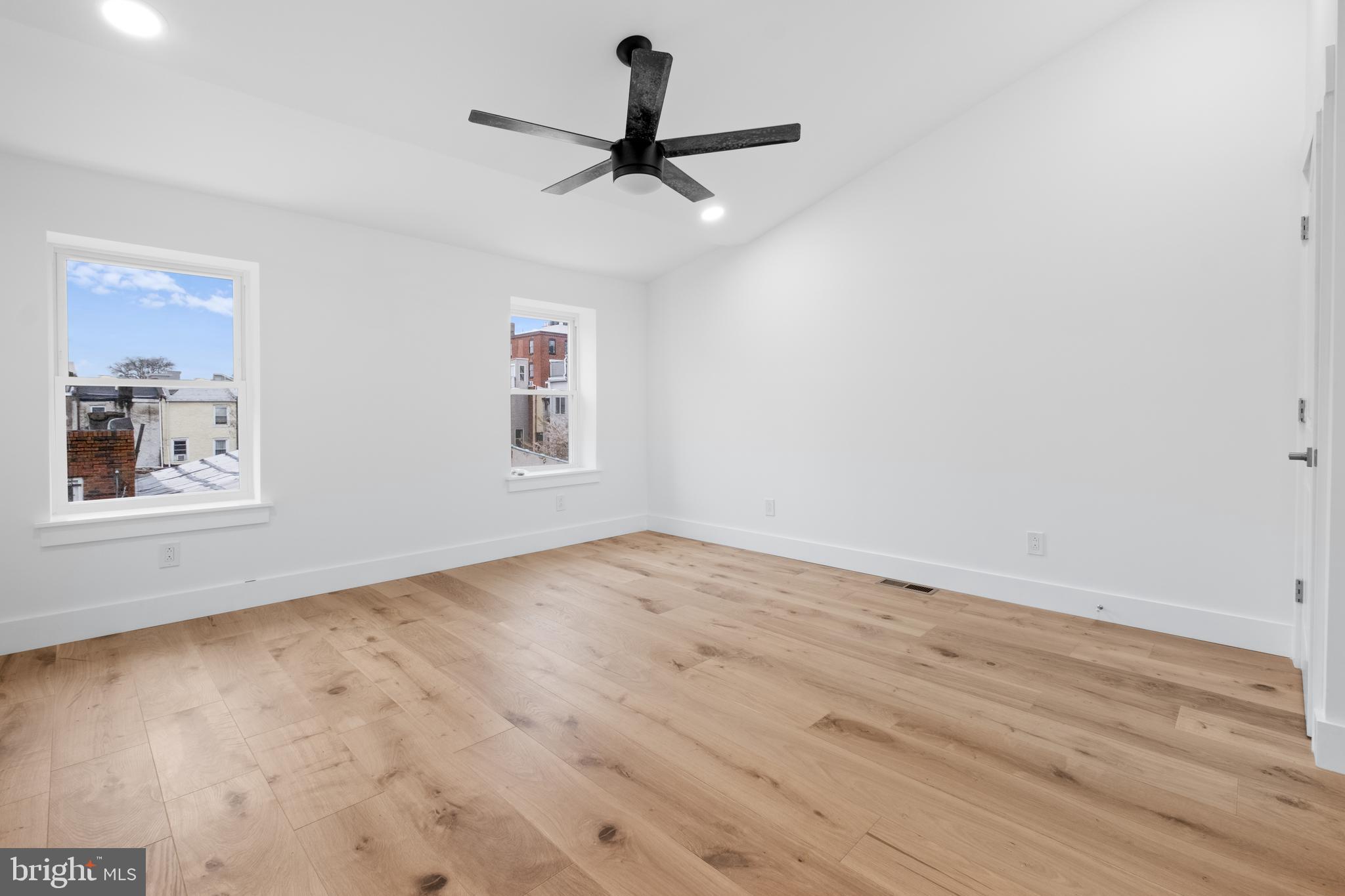 EAST KENSINGTON - Residential Lease