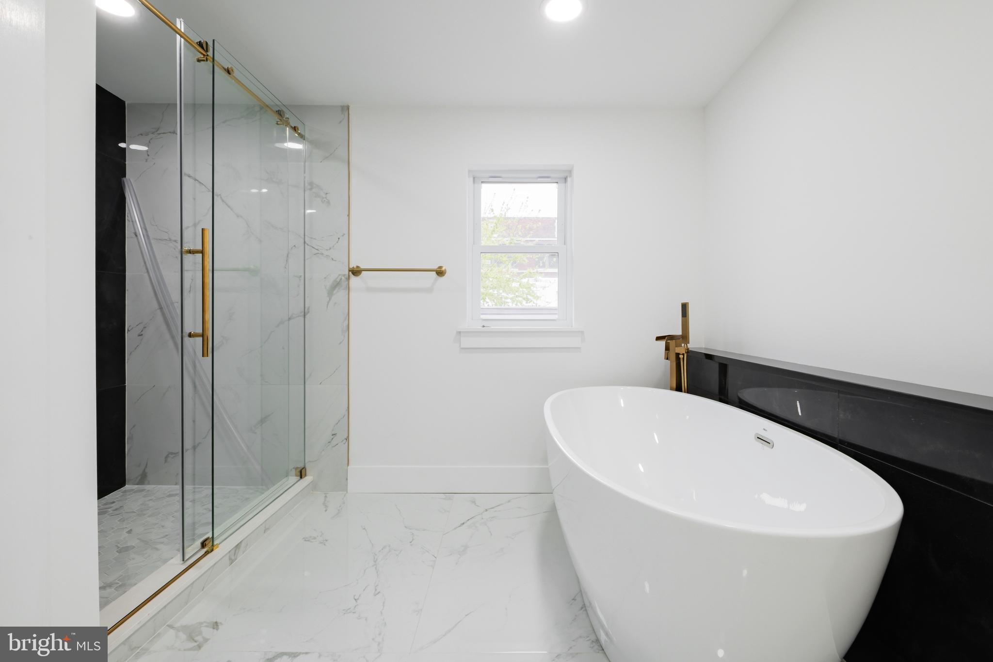 EAST KENSINGTON - Residential Lease