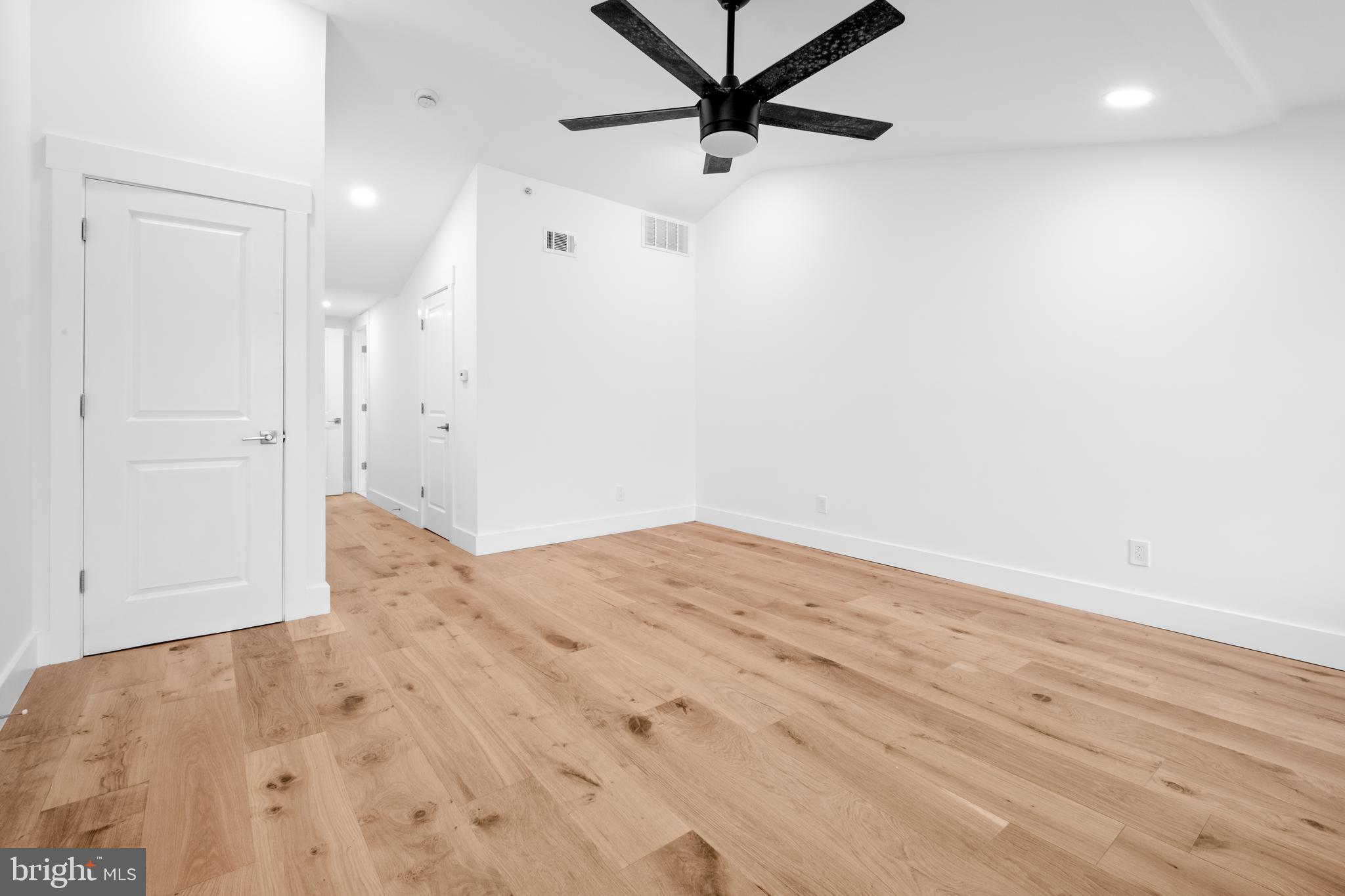 EAST KENSINGTON - Residential Lease