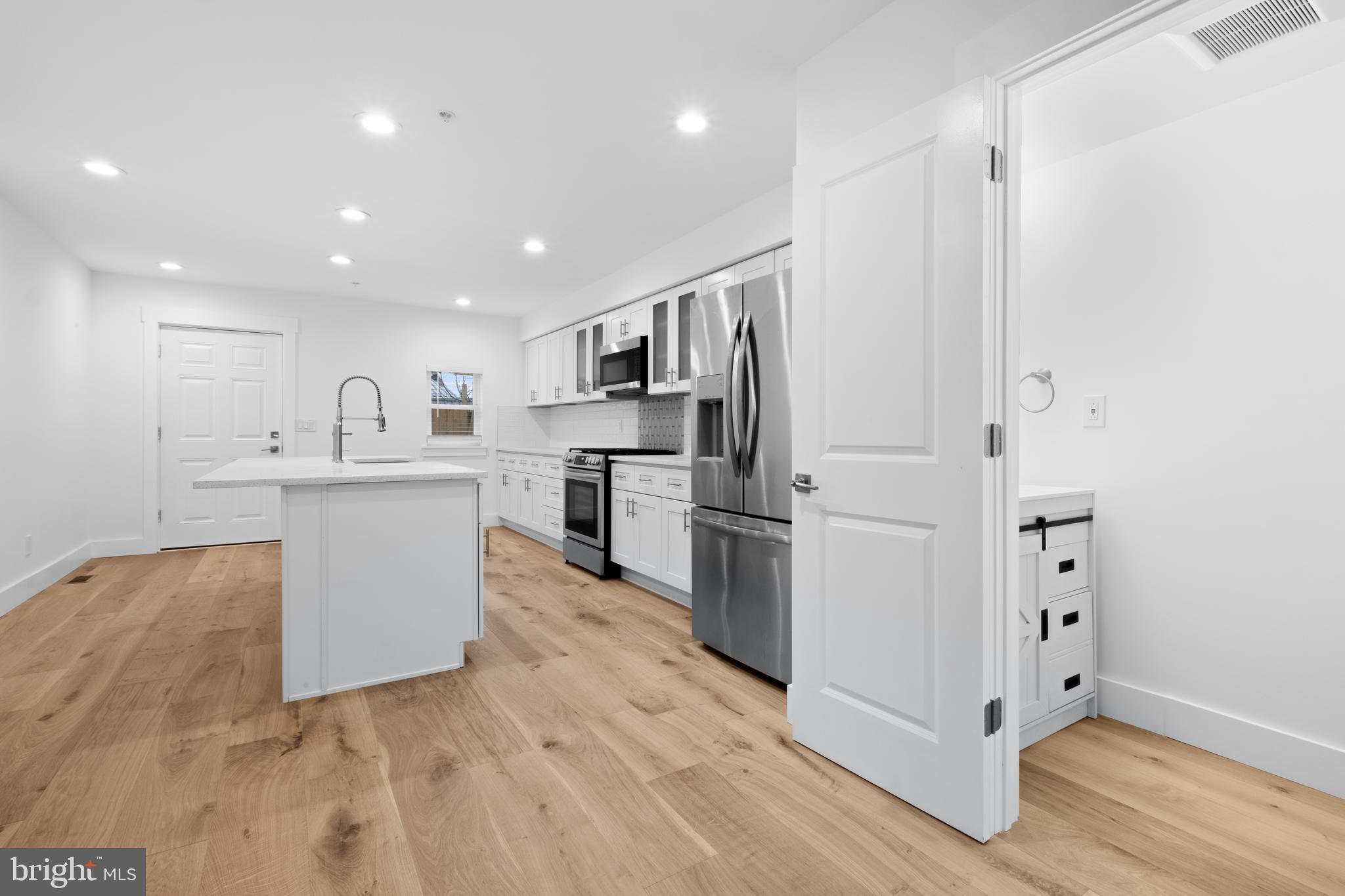 EAST KENSINGTON - Residential Lease