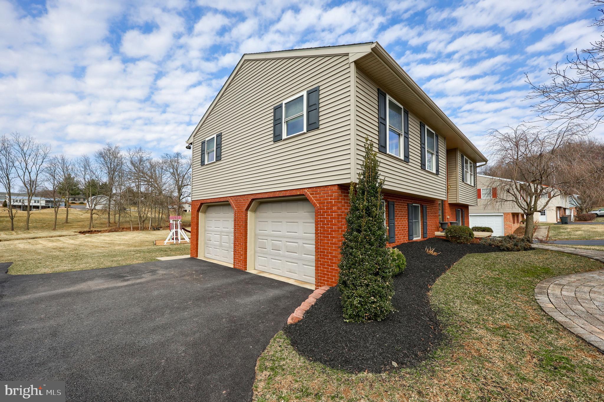 FIVEPOINTVILLE - Residential