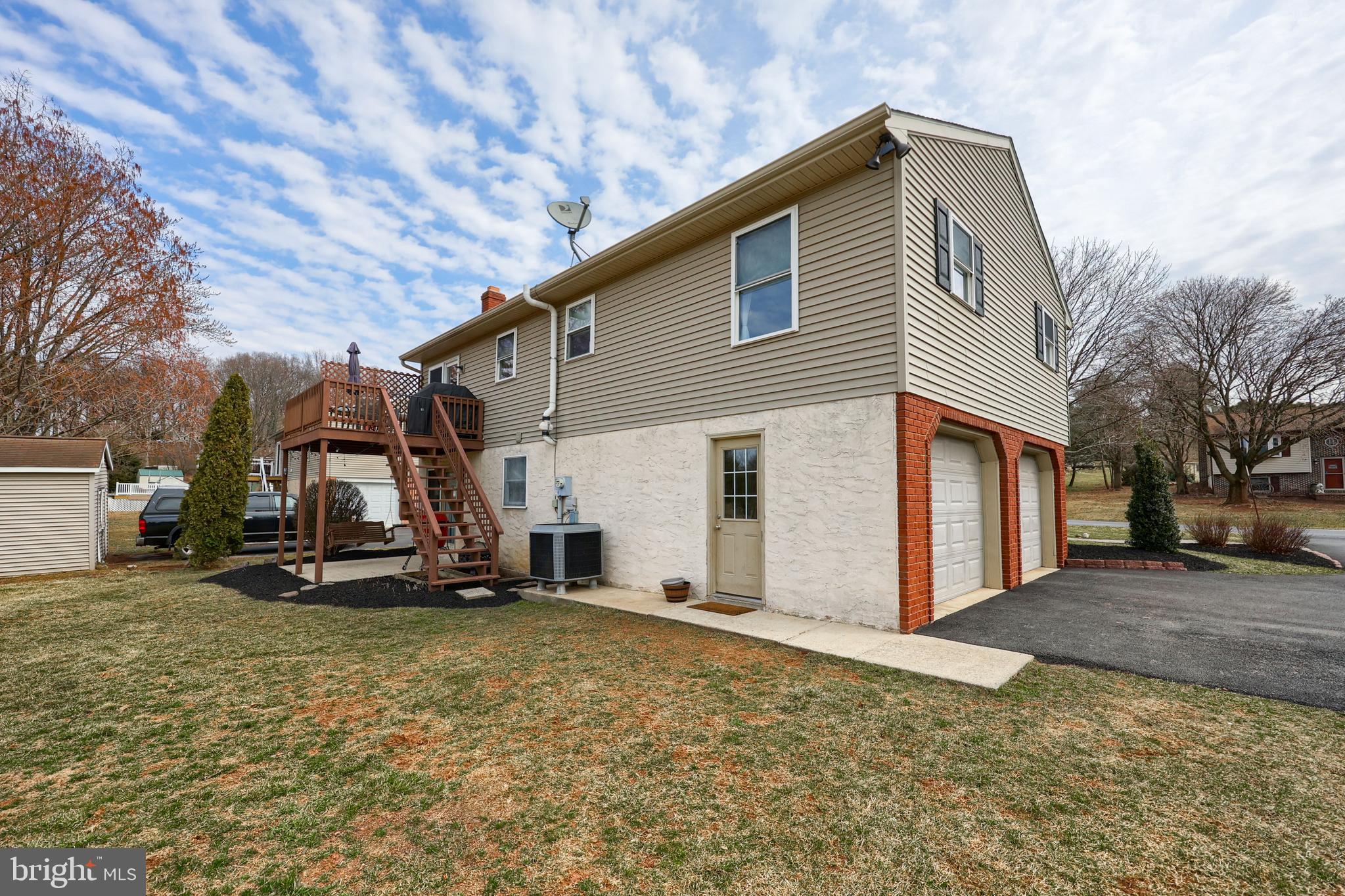 FIVEPOINTVILLE - Residential