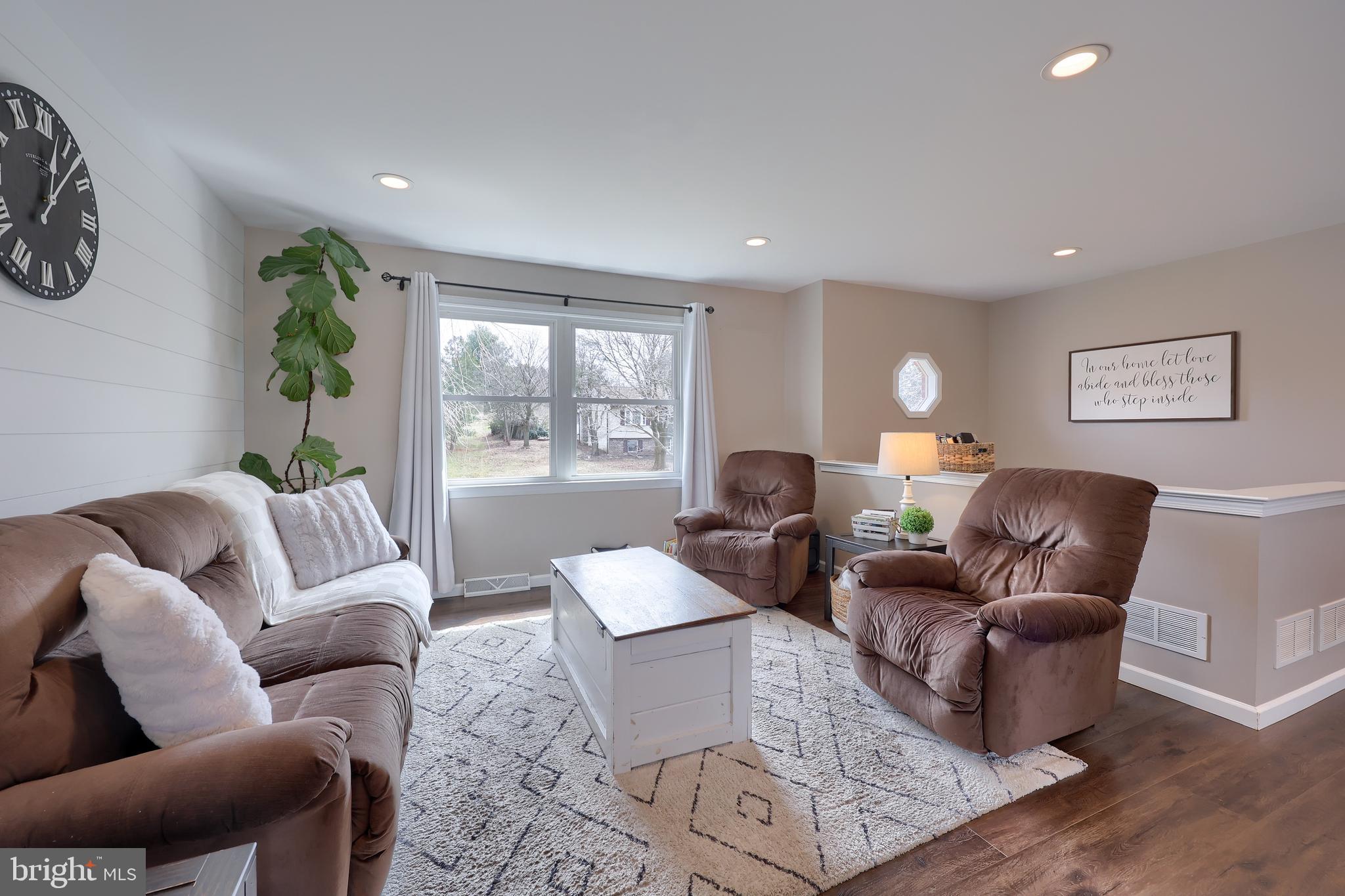 FIVEPOINTVILLE - Residential