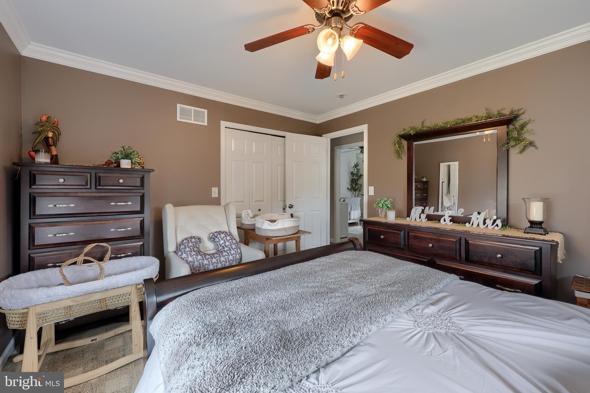 FIVEPOINTVILLE - Residential