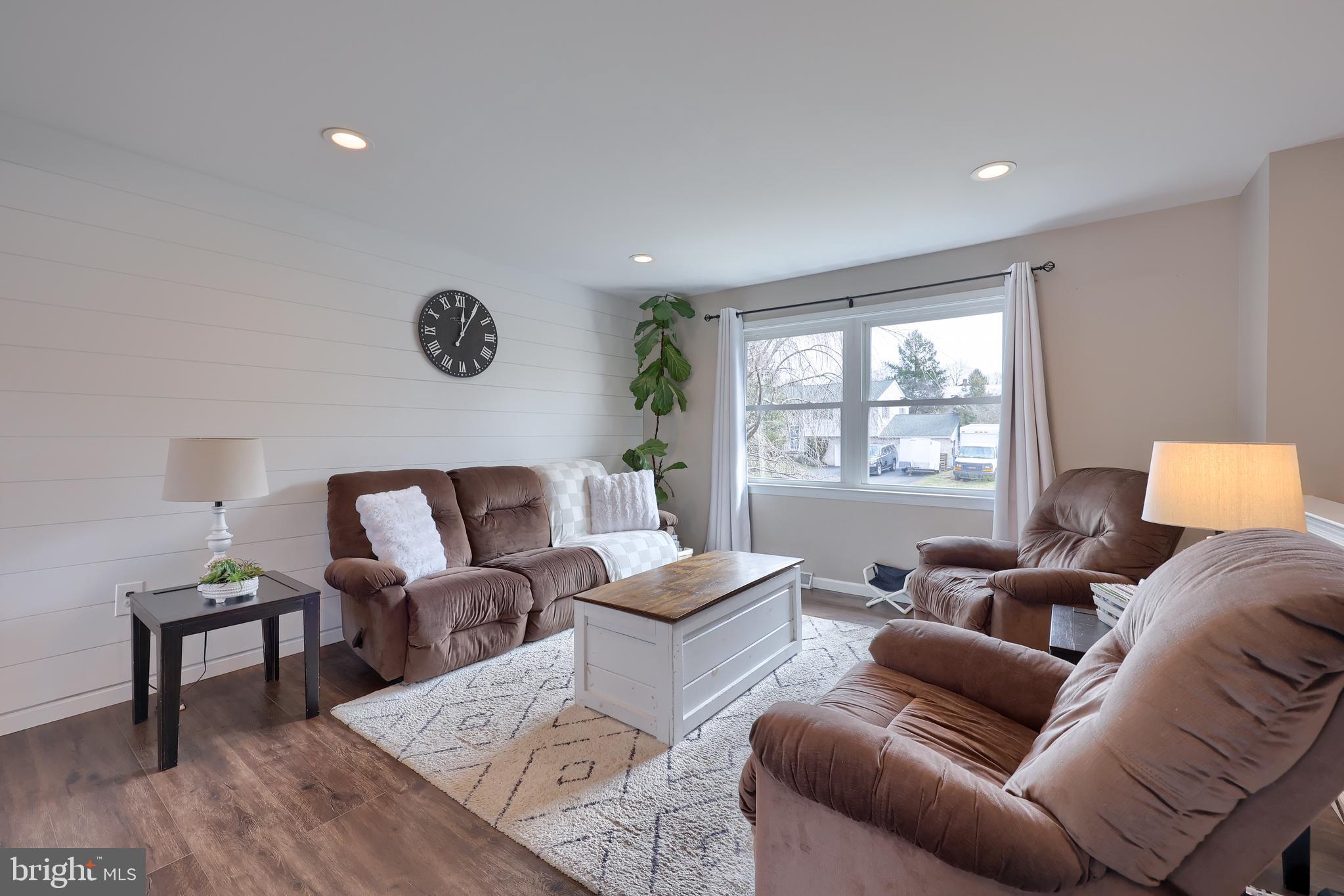 FIVEPOINTVILLE - Residential