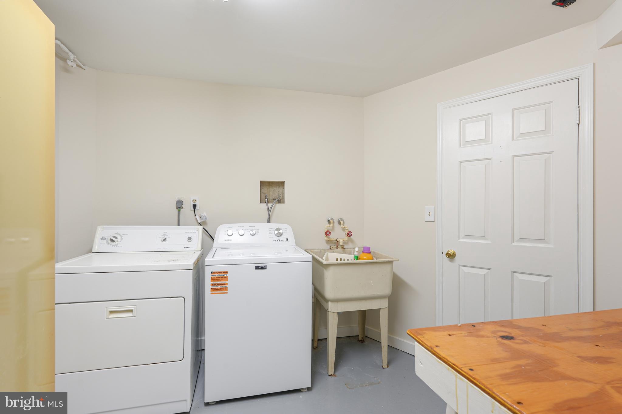 HIGHLAND HALL - Residential