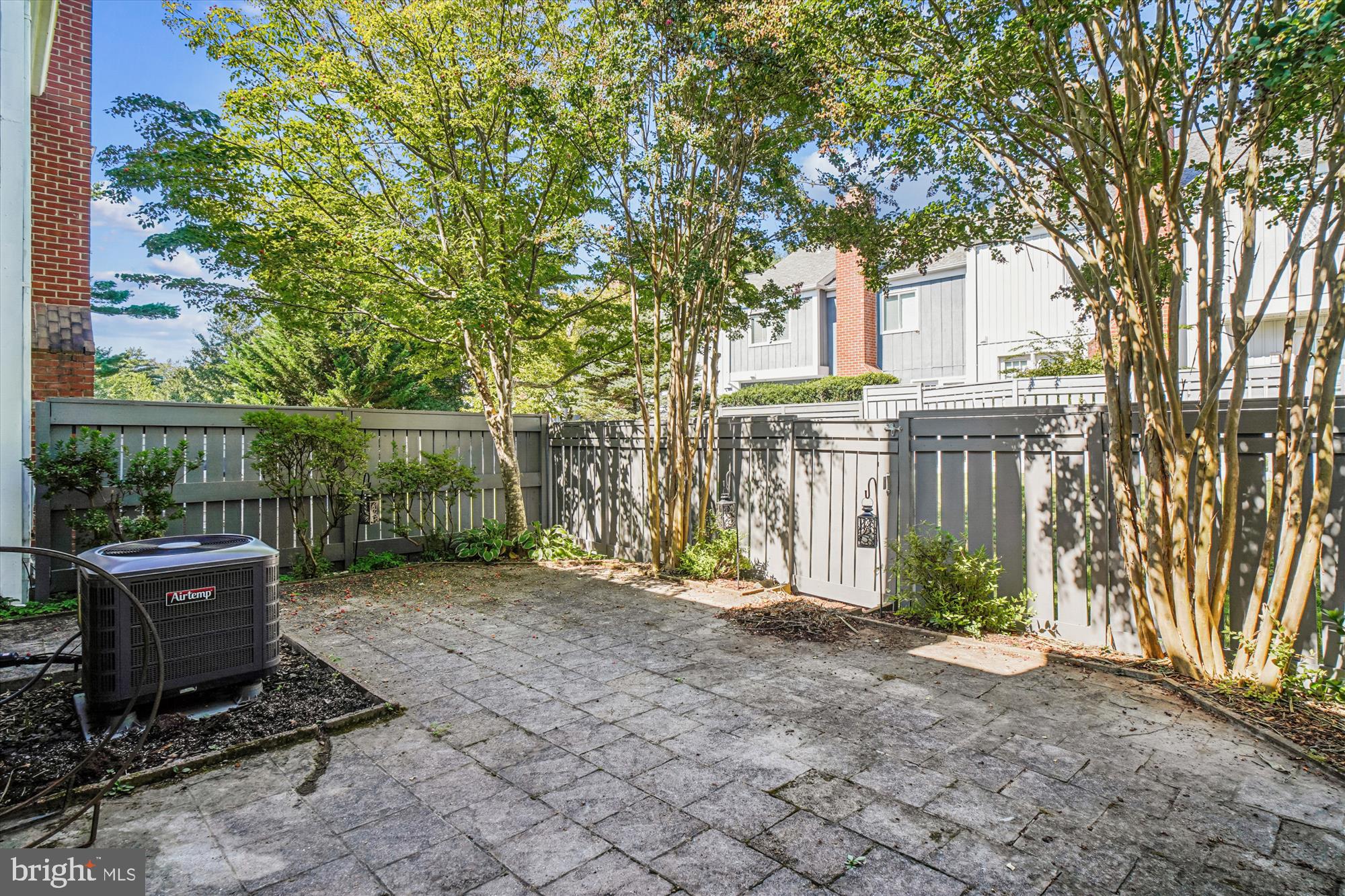 HIGHLAND HALL - Residential