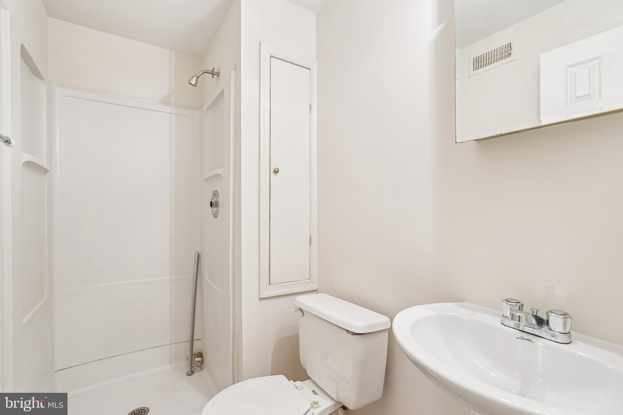 HIGHLAND HALL - Residential