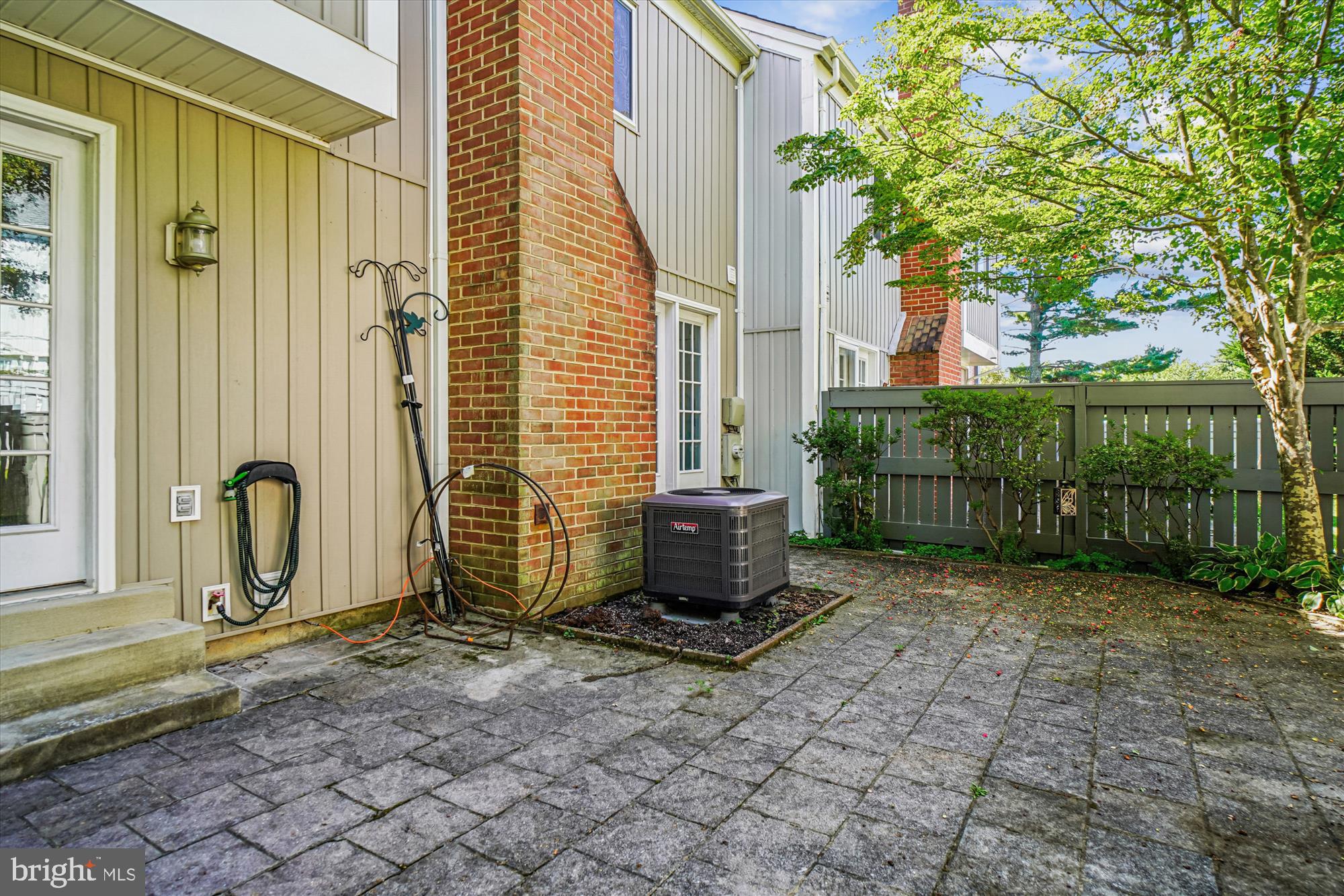 HIGHLAND HALL - Residential