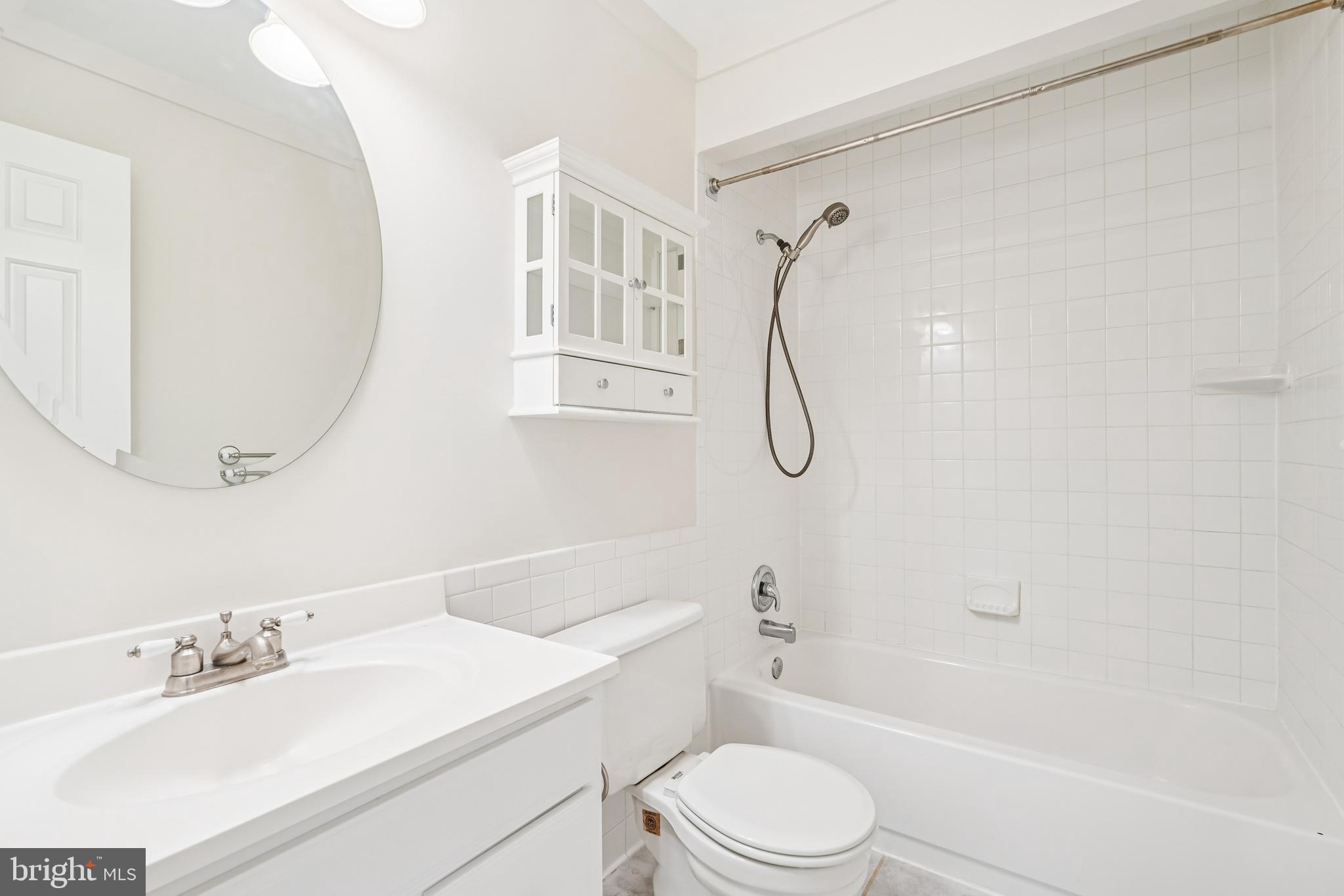 HIGHLAND HALL - Residential