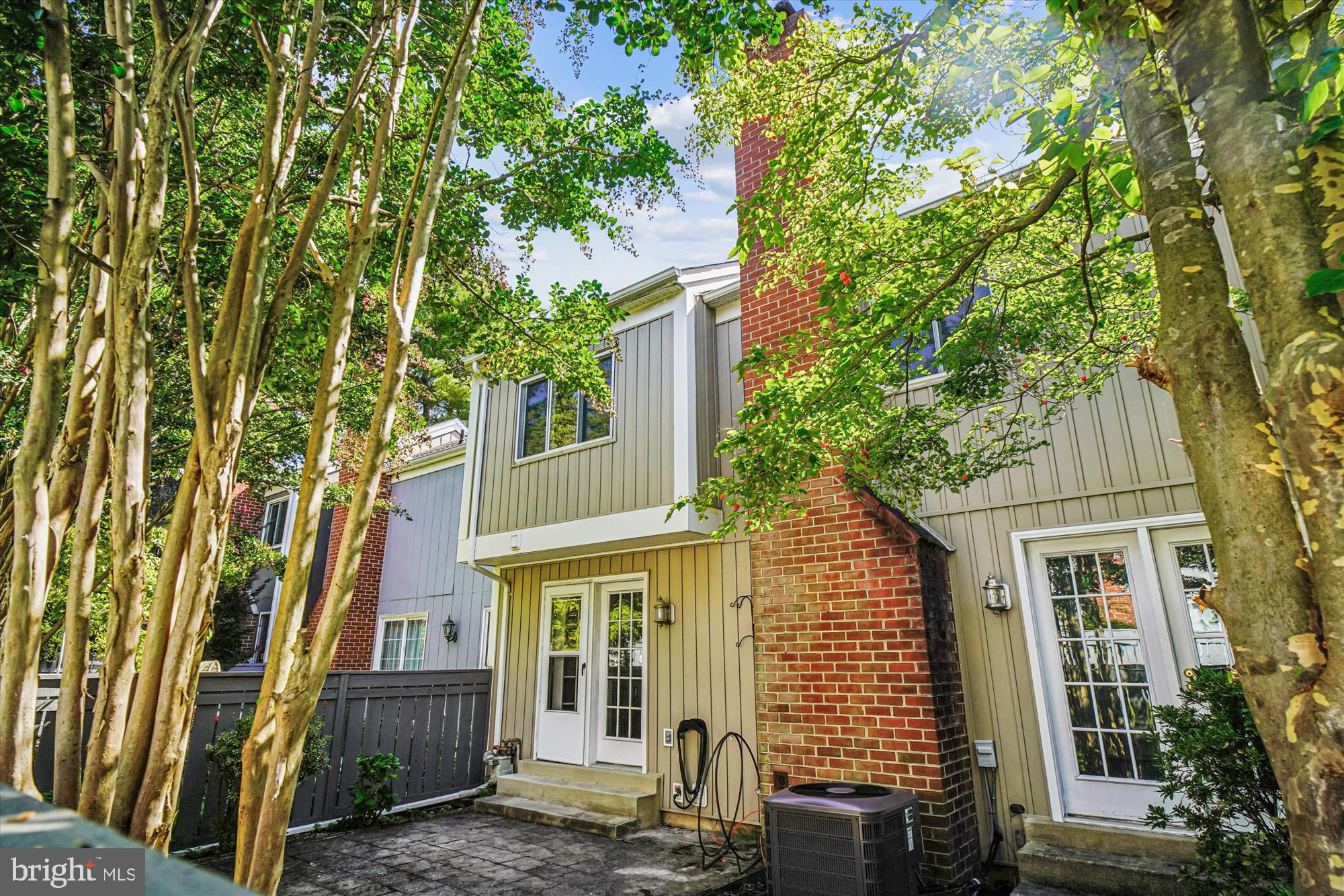 HIGHLAND HALL - Residential