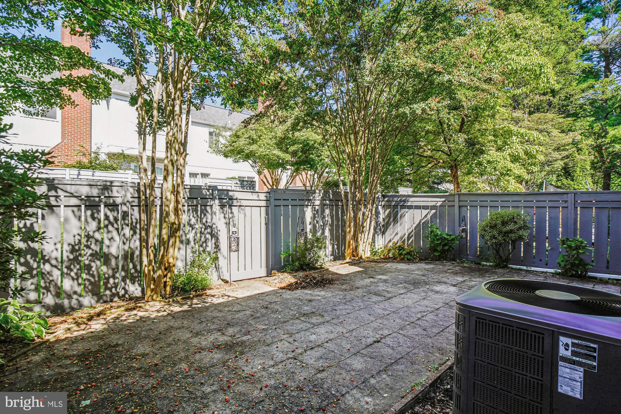 HIGHLAND HALL - Residential