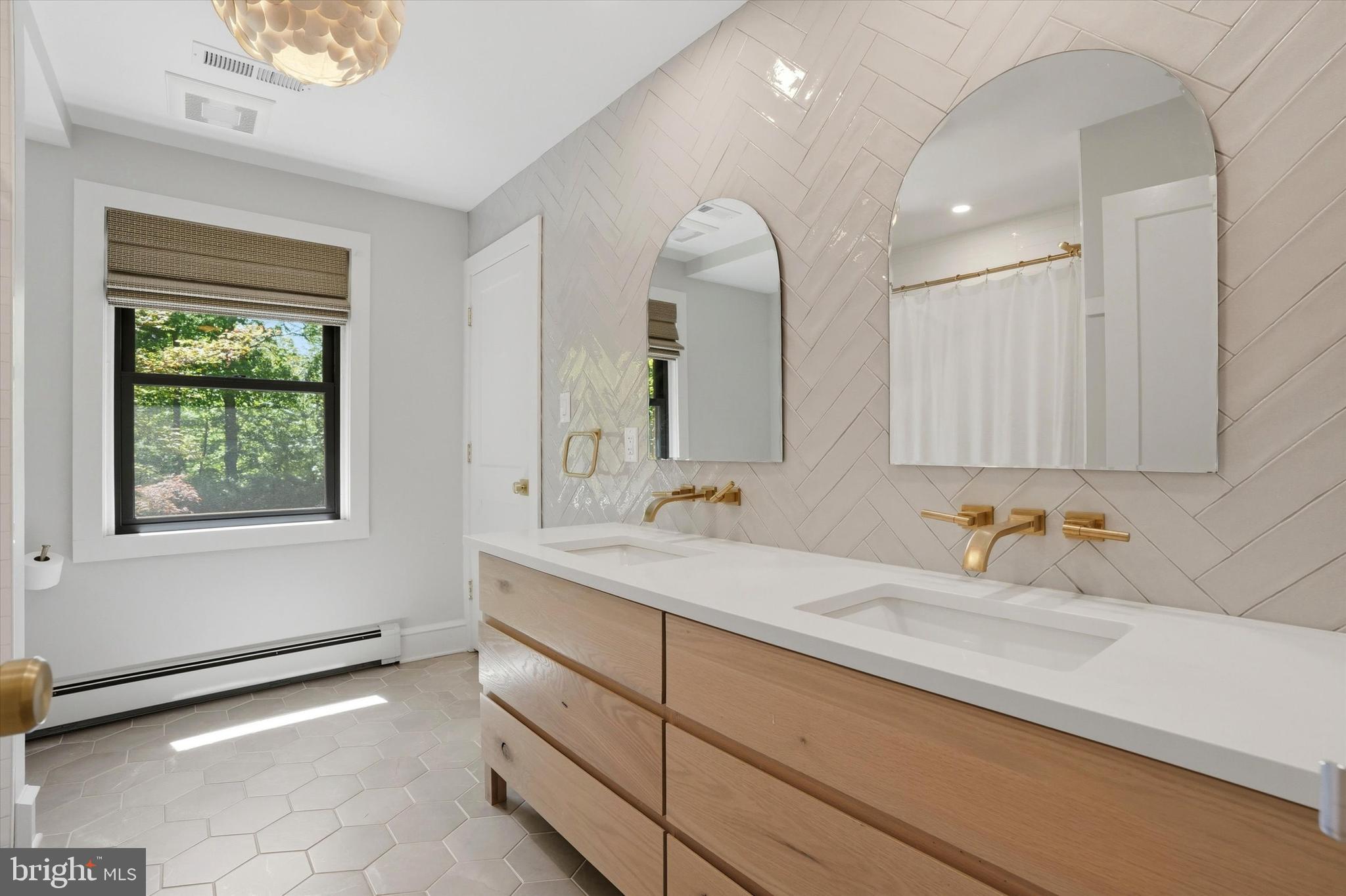 FOREST HILL - Residential