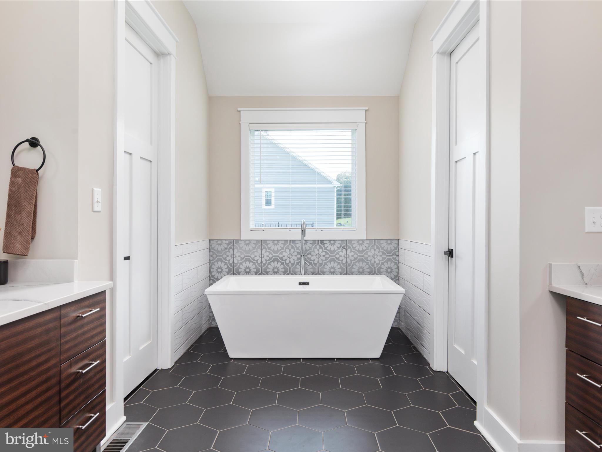 BROOKSIDE - Residential