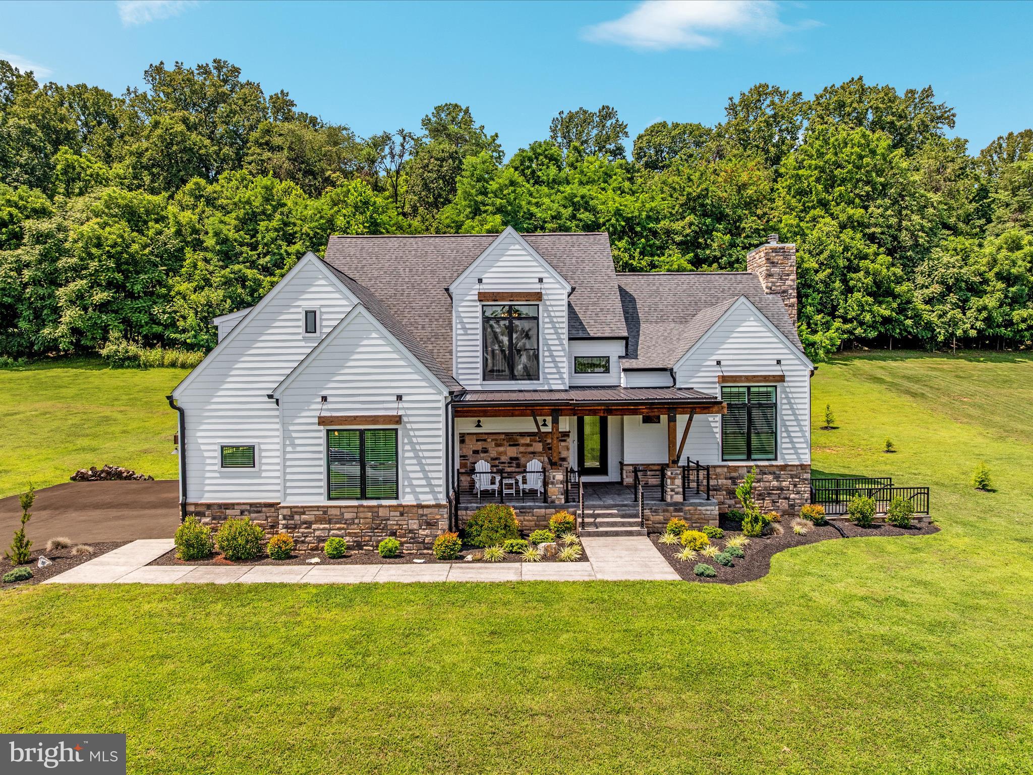 288 ELEGANT DR