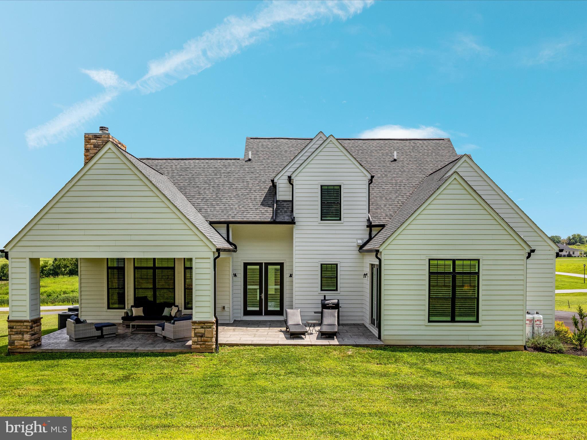 288 ELEGANT DR