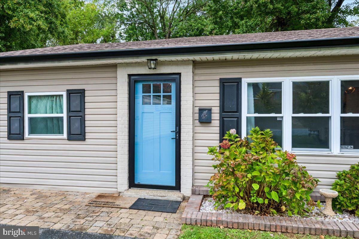 4 LONGVIEW DRIVE