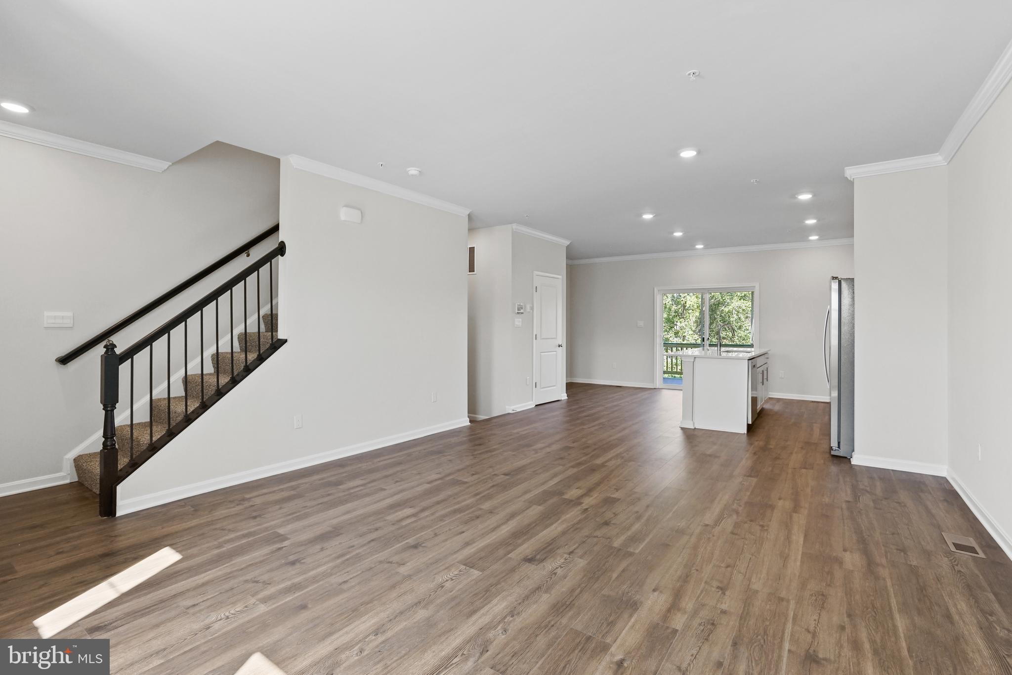 WOODYARD - Residential