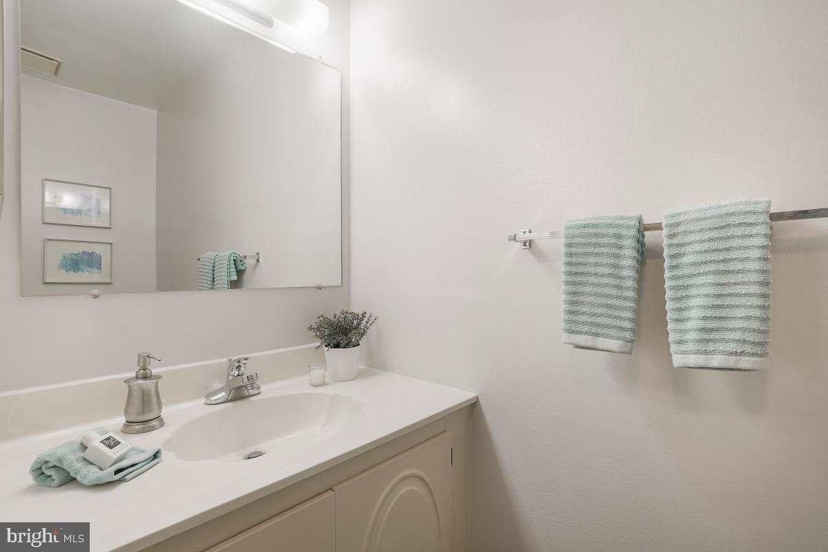 LEISURE WORLD - Residential