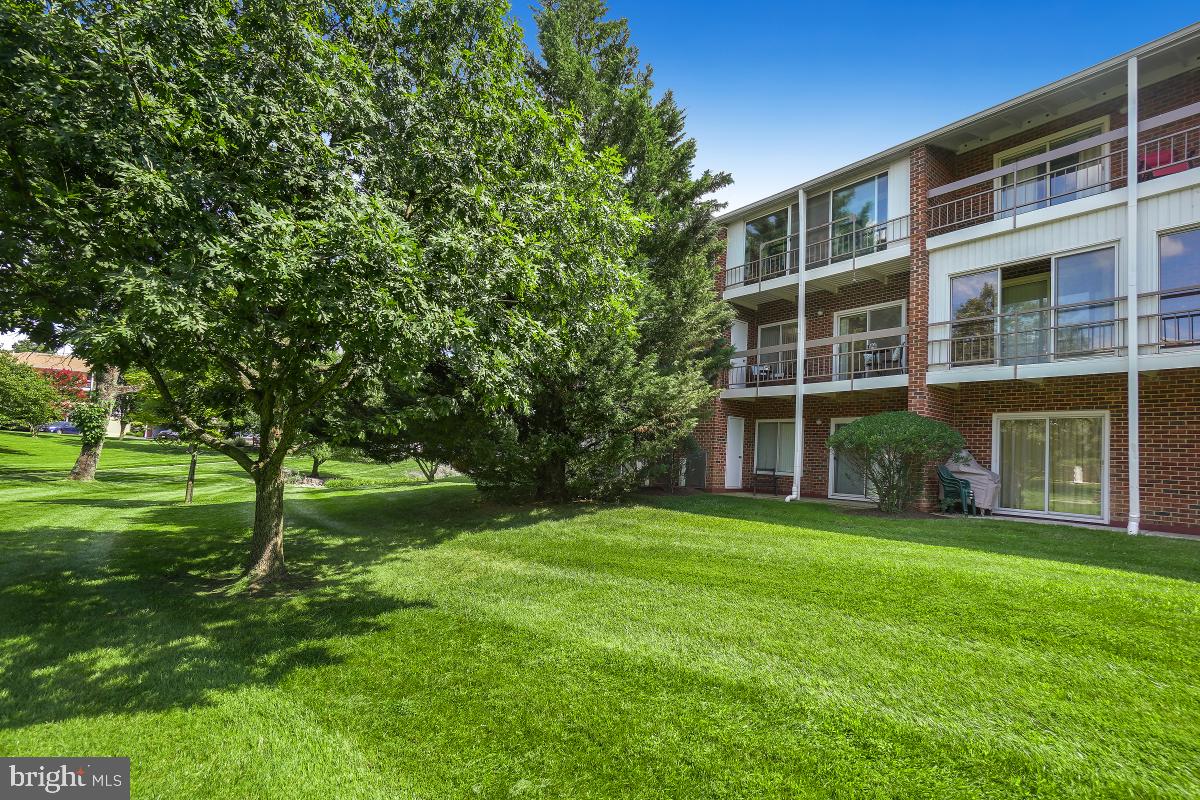 LEISURE WORLD - Residential