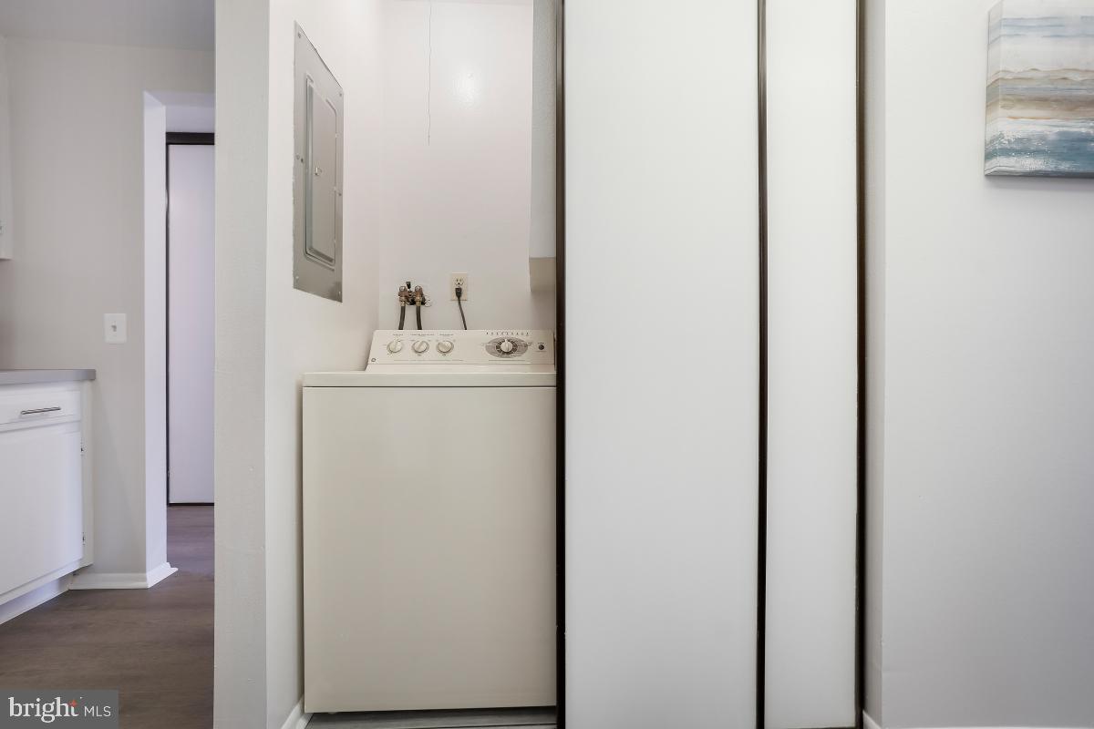 LEISURE WORLD - Residential