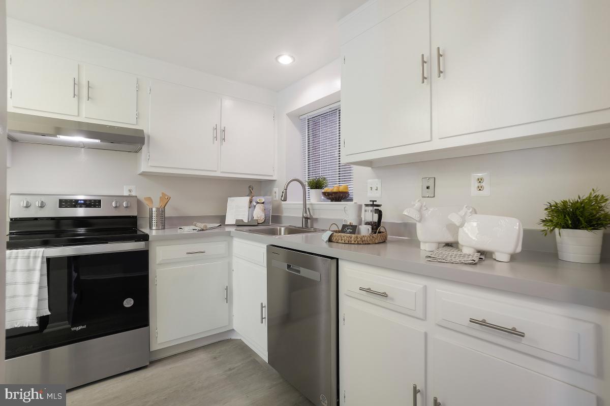 LEISURE WORLD - Residential