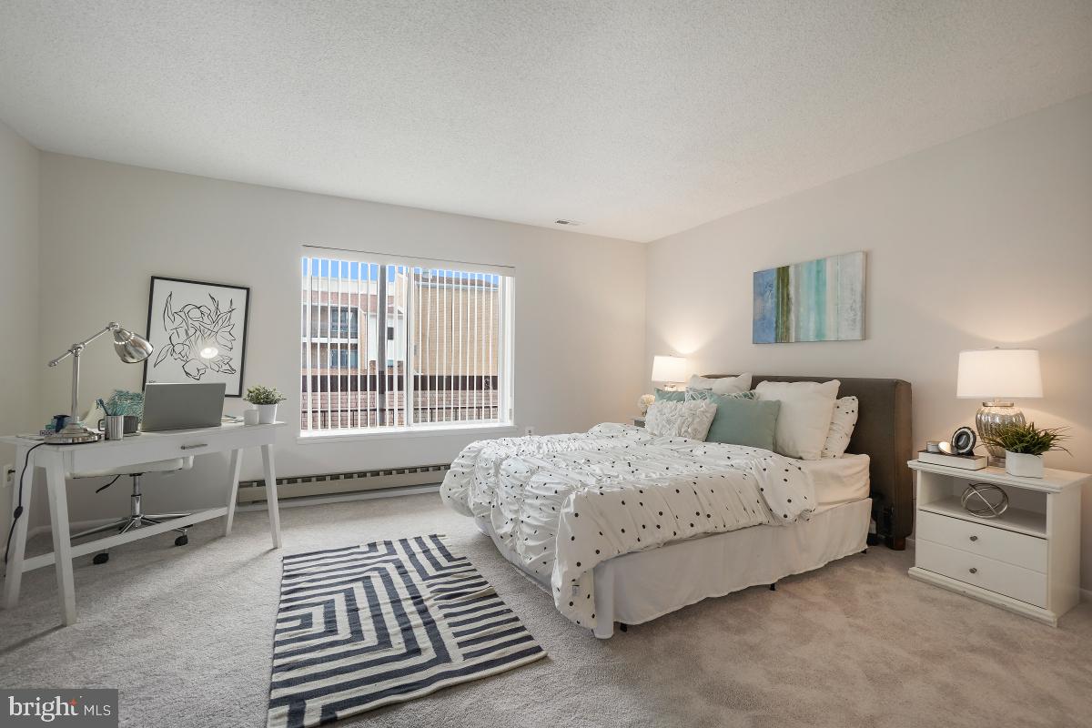 LEISURE WORLD - Residential