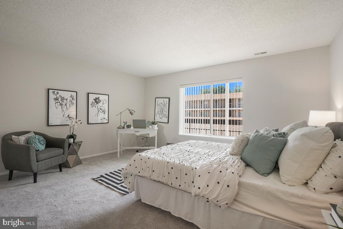 LEISURE WORLD - Residential