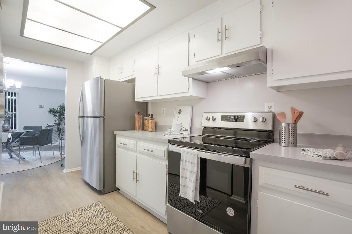 LEISURE WORLD - Residential