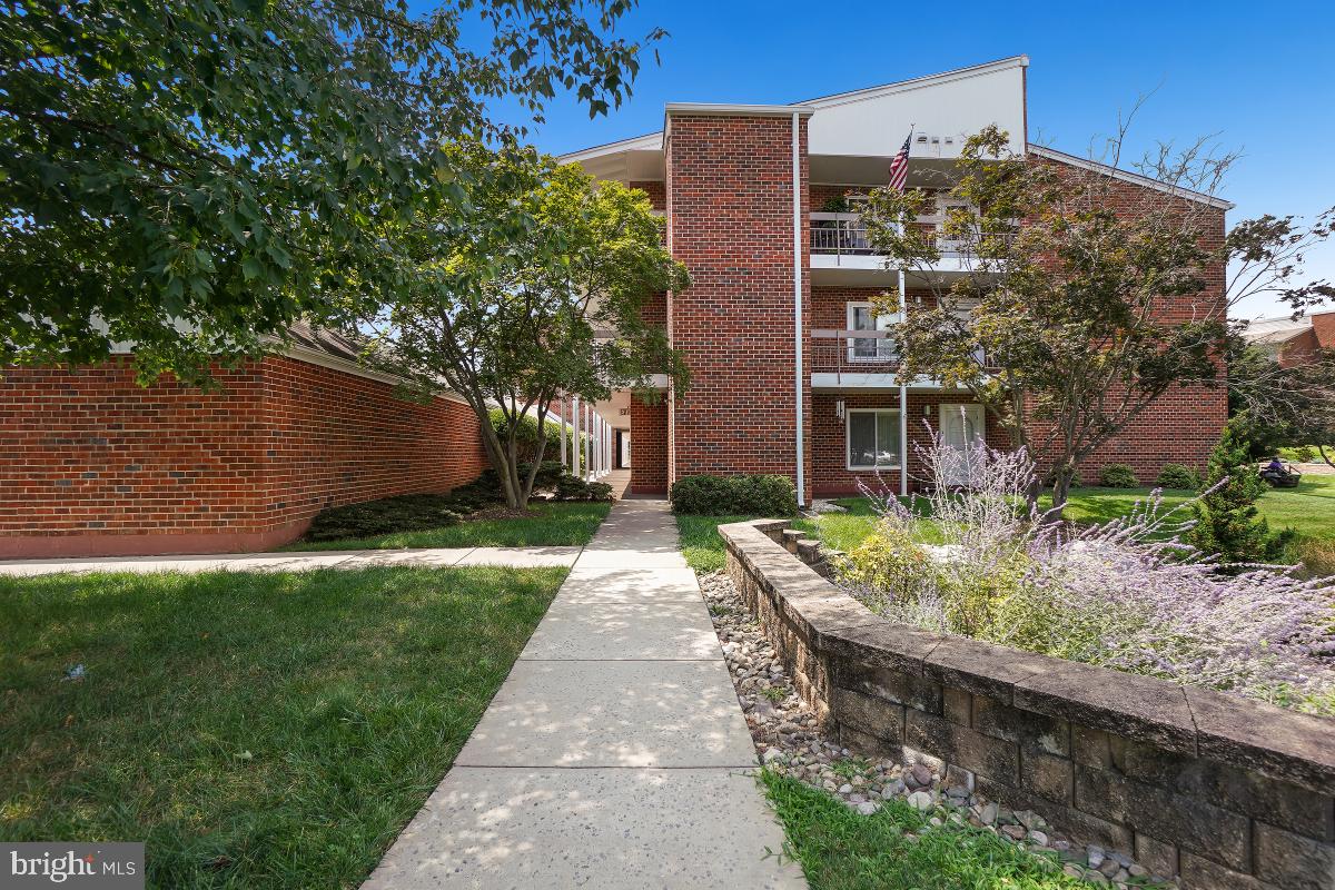 LEISURE WORLD - Residential