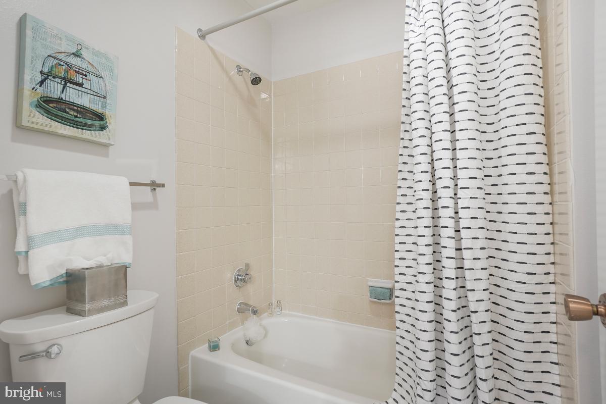 LEISURE WORLD - Residential