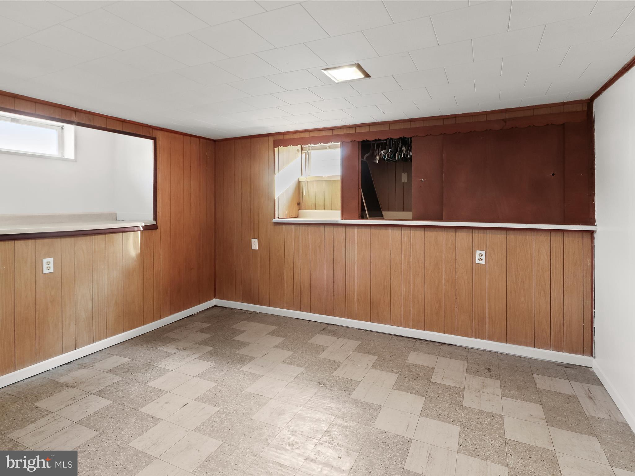 GRAY MANOR - Residential