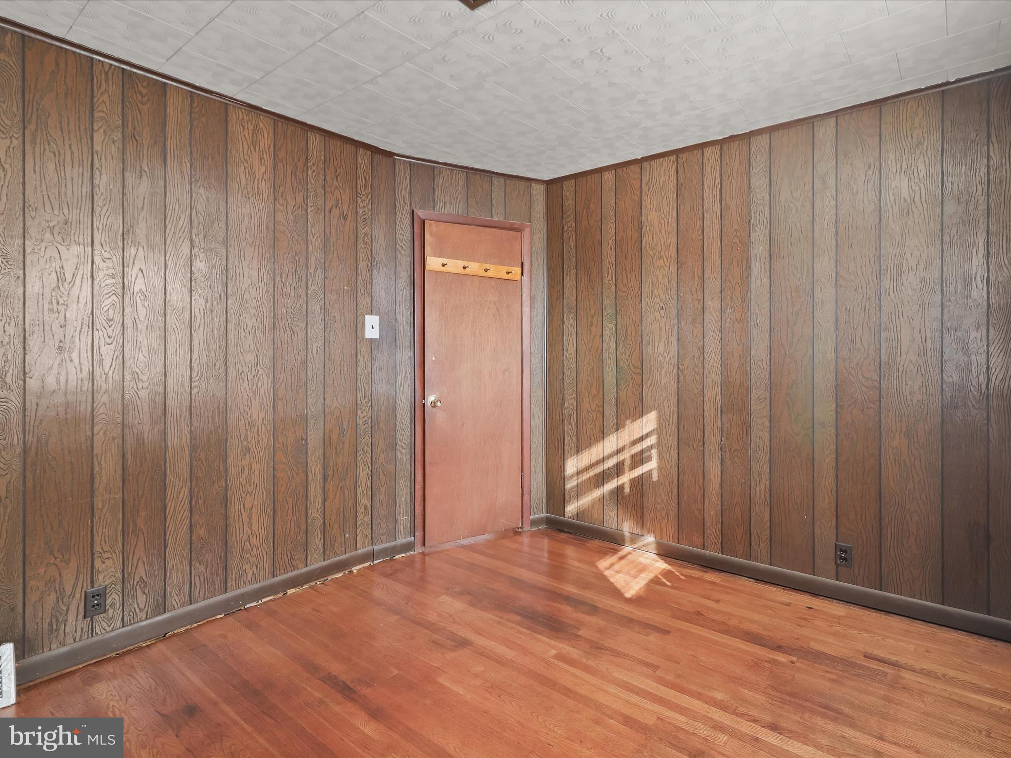 GRAY MANOR - Residential