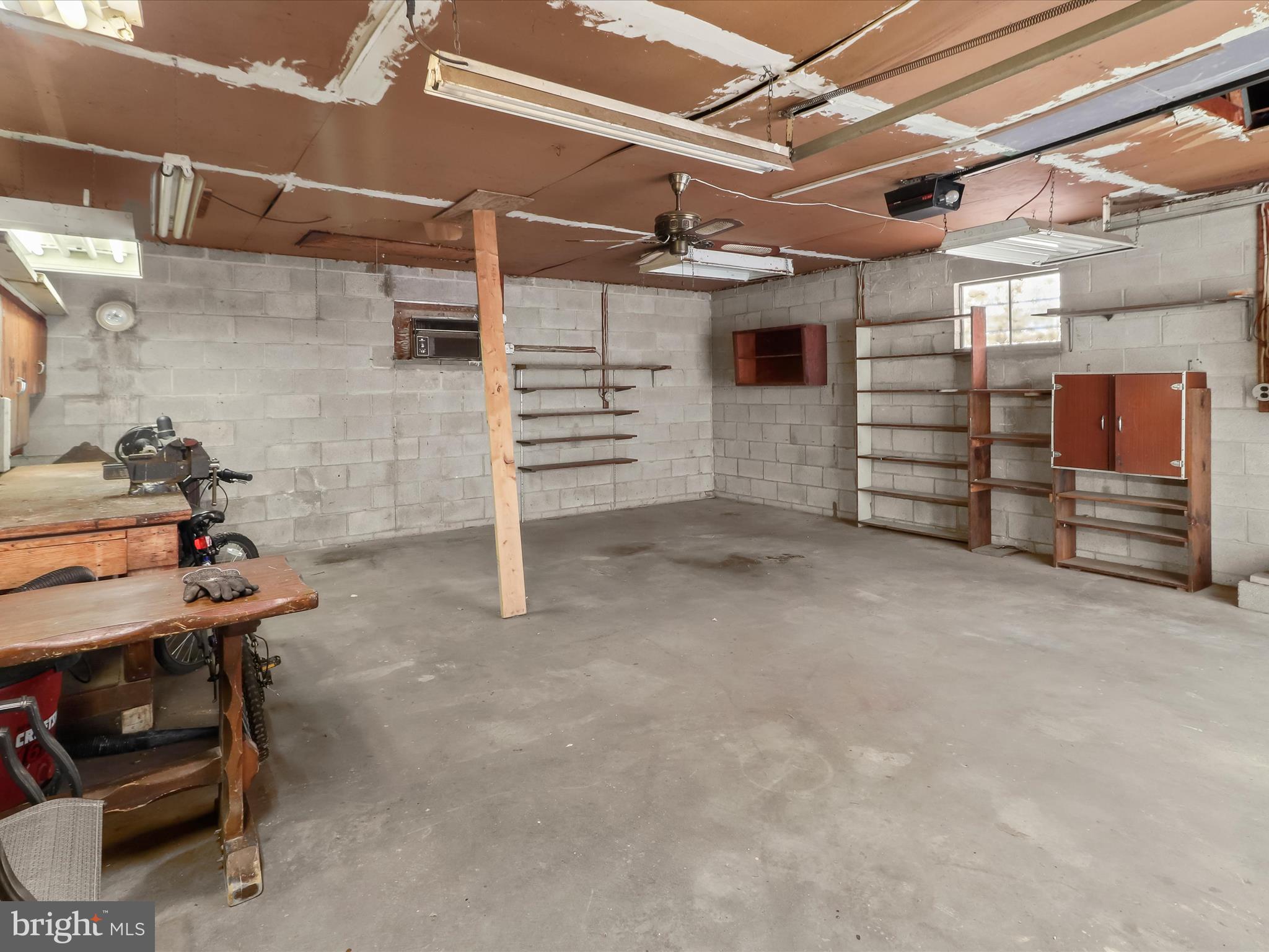 GRAY MANOR - Residential