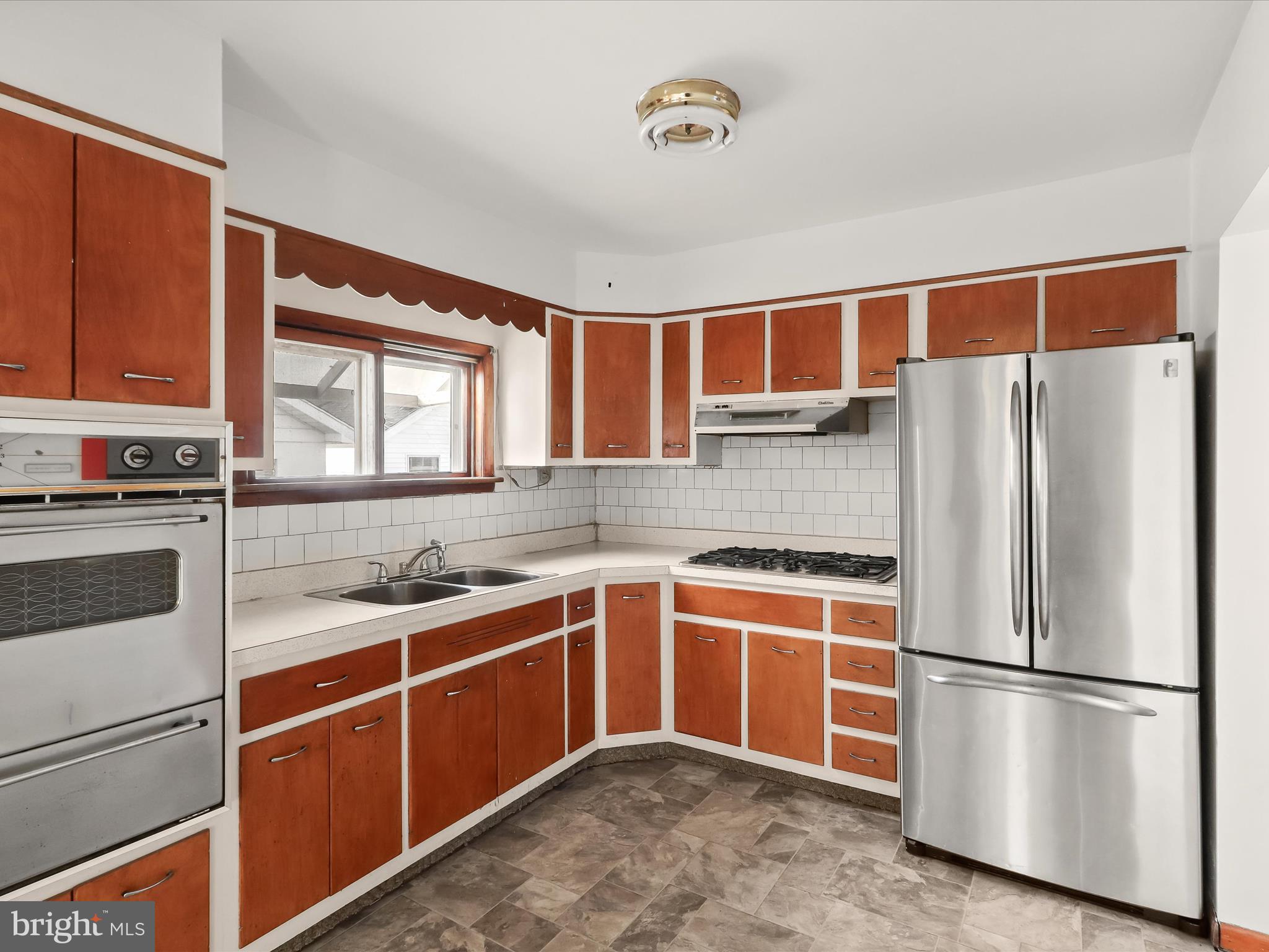 GRAY MANOR - Residential