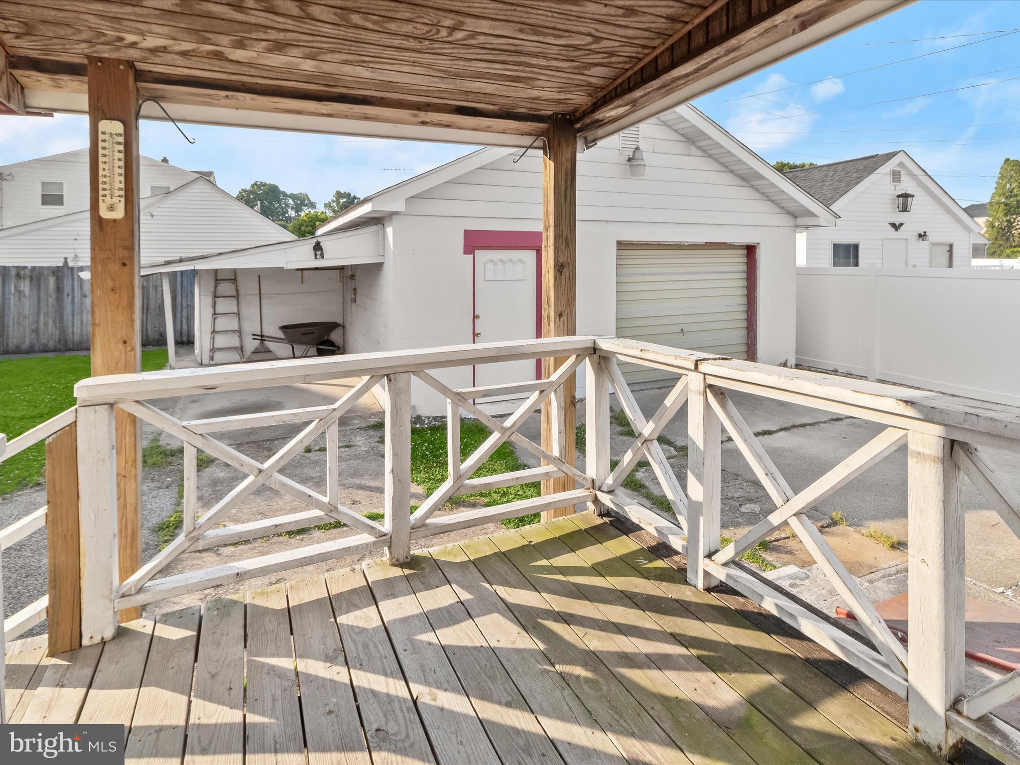 GRAY MANOR - Residential