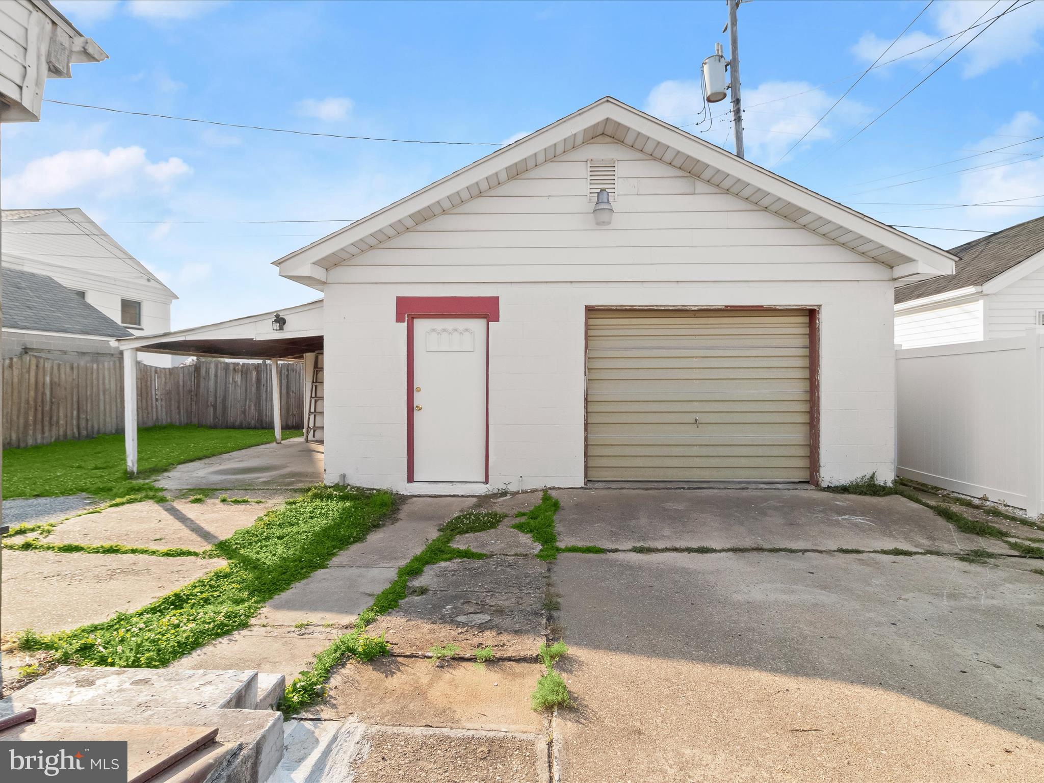 GRAY MANOR - Residential