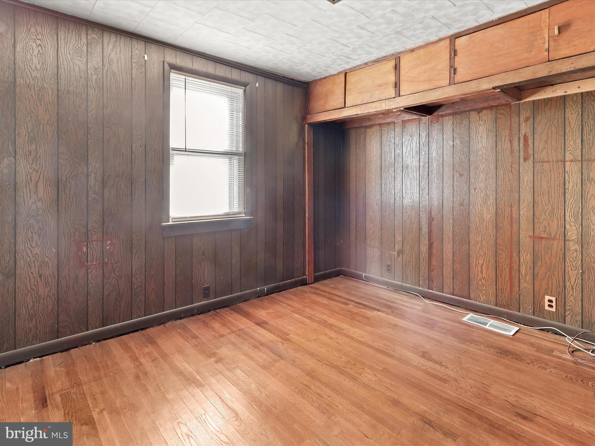 GRAY MANOR - Residential