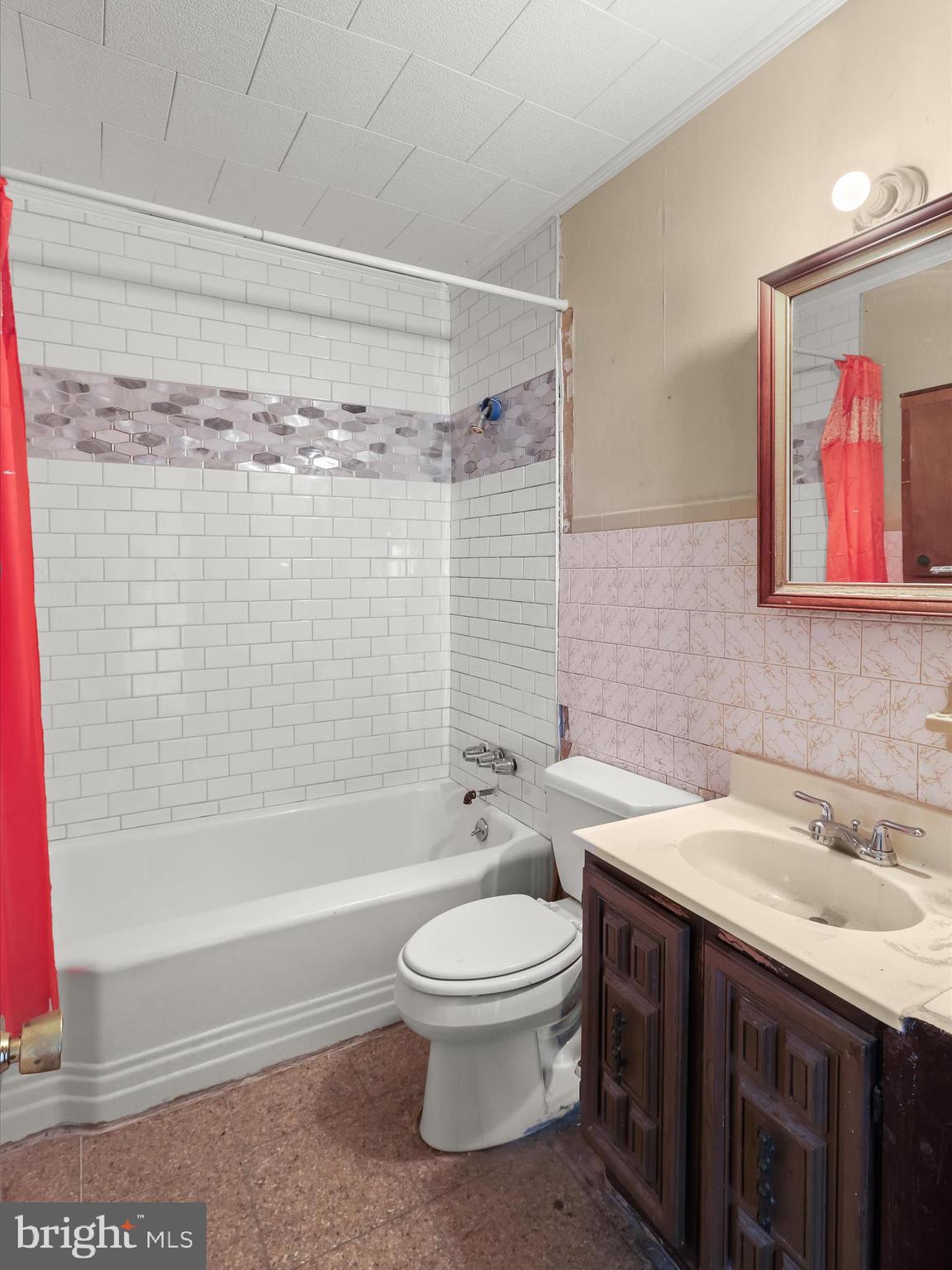 GRAY MANOR - Residential