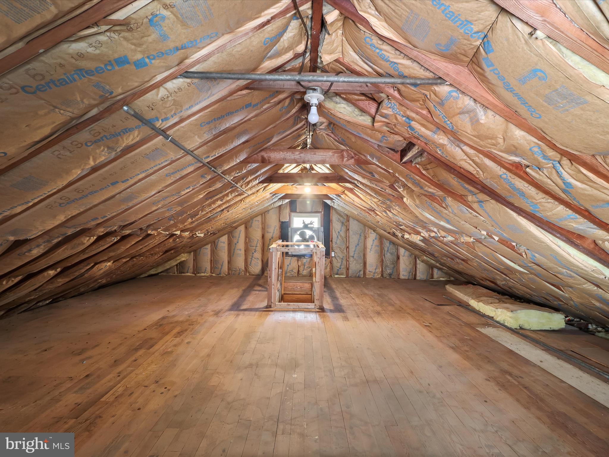 GRAY MANOR - Residential