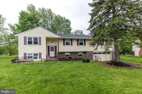 103 HEMLOCK DRIVE NORTH WALES PA 19454