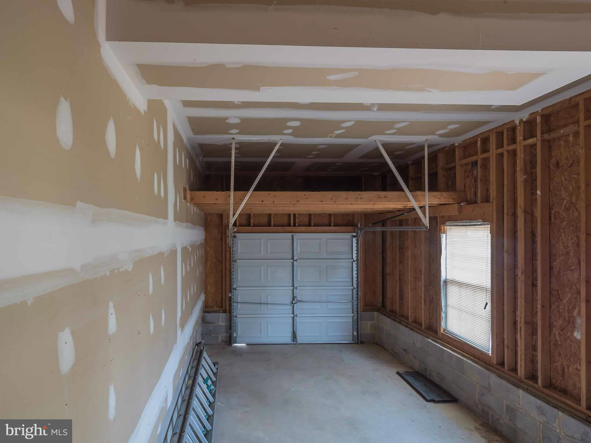 LAUREL GLEN - Residential