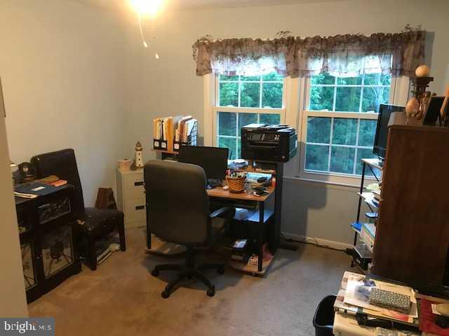 WINCHESTER PARK - Residential Lease