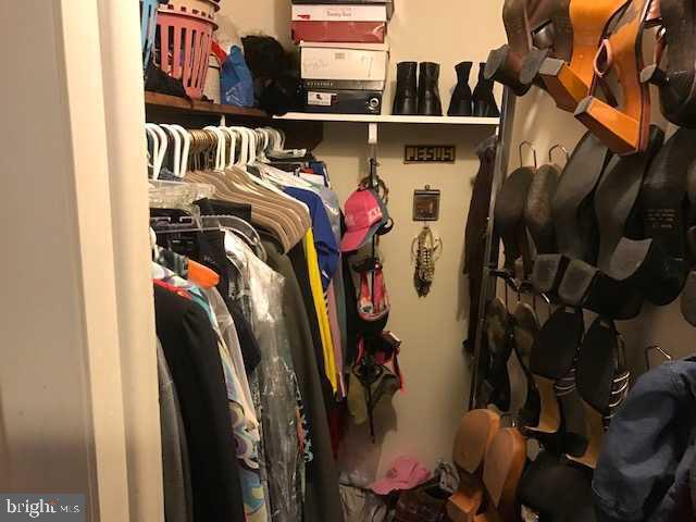 WINCHESTER PARK - Residential Lease