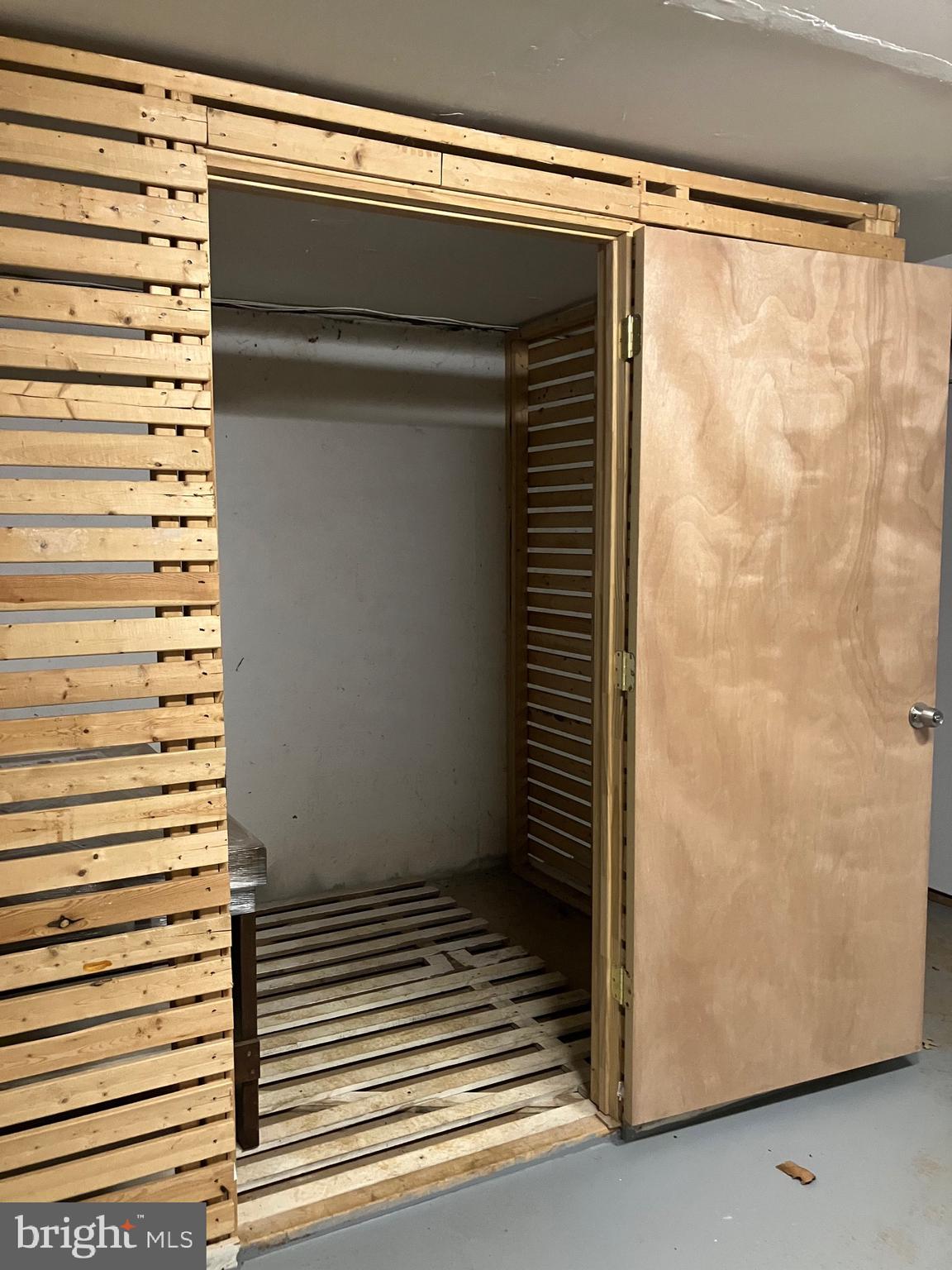 COURT OF HENDERSON - Residential